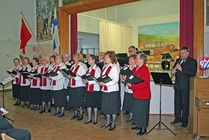 Tietolan kuoro esitti juhlassa Virkkala sarjan
