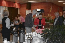 Tilaisuudessa oli myös kakku ja kahvi tarjoilu.
