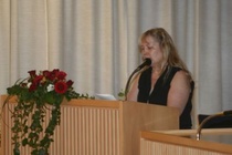 Juhlaseminaarin päätti
SAK:n Lohjan paikallisjärjestön
Sihteeri Raija Rönkä-Nieminen
